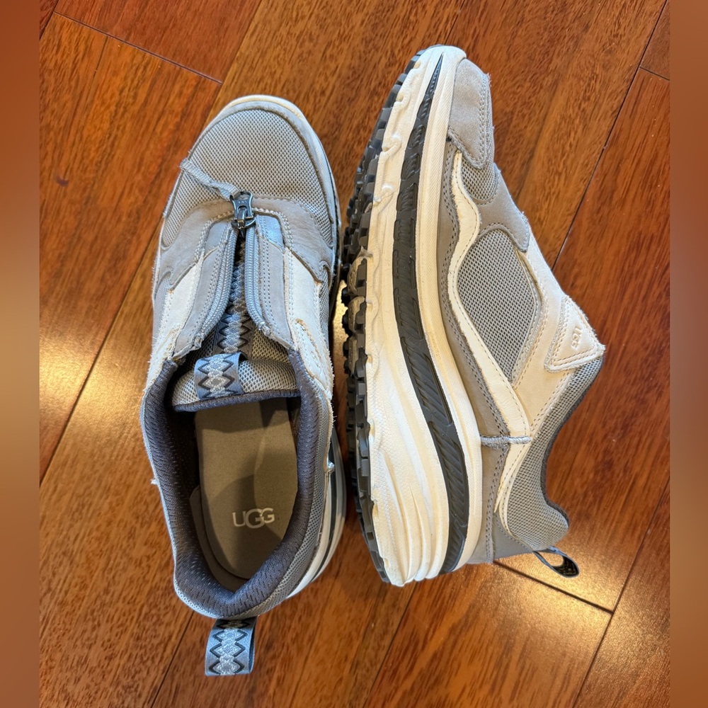 UGG Sneakers